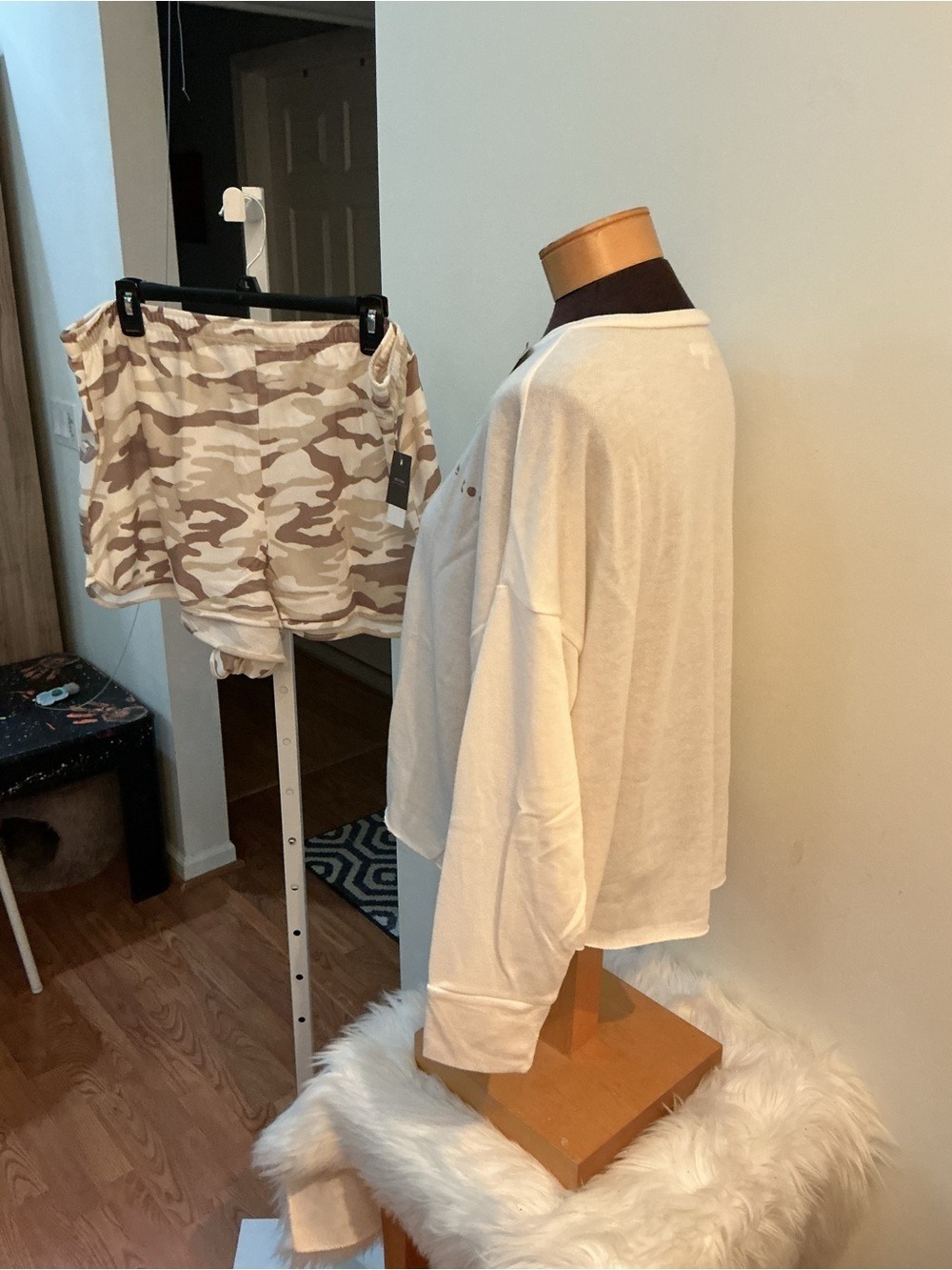 Grayson Threads Camo Print bottoms Lounge Pajama Set 1X Ivory Top 2 Piece - Picture 5 of 13